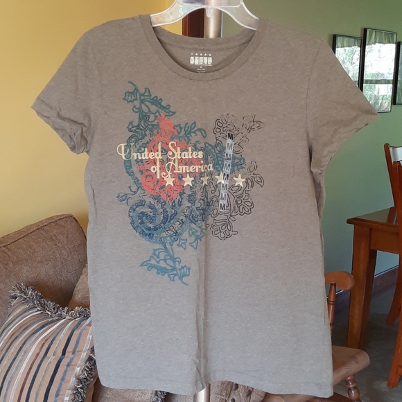 Tops - NWOT Vintage 2000 Short Sleeve Tee